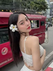 Auie Pornsawan 11