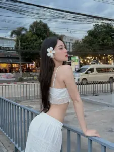 Auie Pornsawan 12