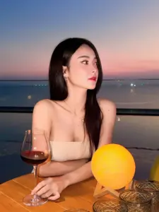 Auie Pornsawan 28